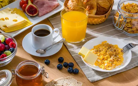 Beneficios y riesgos de beber jugo de naranja todos los días