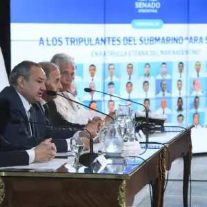 Senador salteño se despidió del Congreso con homenaje a los tripulantes del ARA San Juan