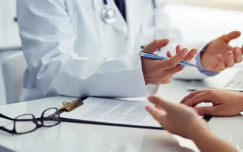 Los profesionales médicos están expuestos a denuncias por mala praxis según su accionar
