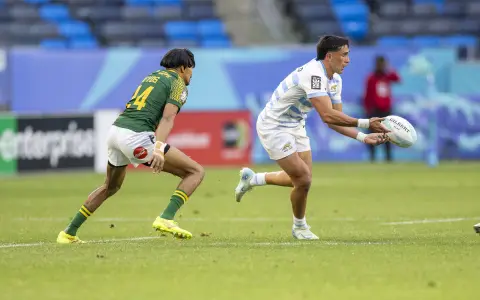 Los Pumas Seven tuvieron un mal arranque, pero hubo remontada al final de la jornada.