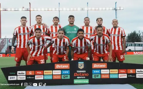 Barracas Central, el equipo de Chiqui Tapia que, con arbitrajes muchas veces a favor, terminó clasificando a la Copa Sudamericana por primera vez.
