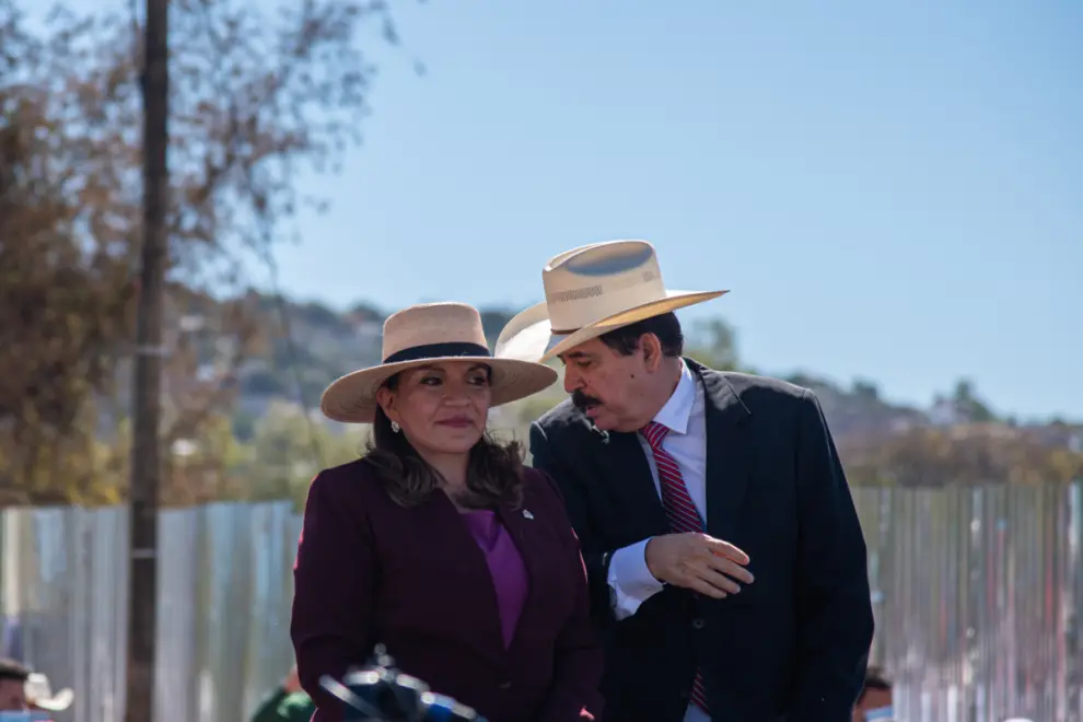Xiomara Castro y esposo