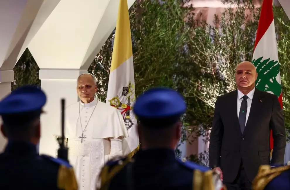 El papa León XIV inicia histórica visita a Líbano en medio de crisis 