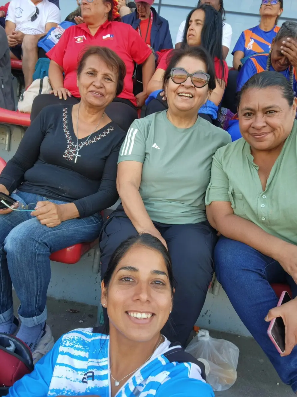 Melisa junto a sus familiares que la acompañaron a competir en Chile