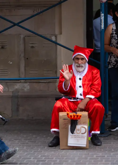 Juan Ramón Cejas, Un papá noel que pide ayuda en calle Mitre 