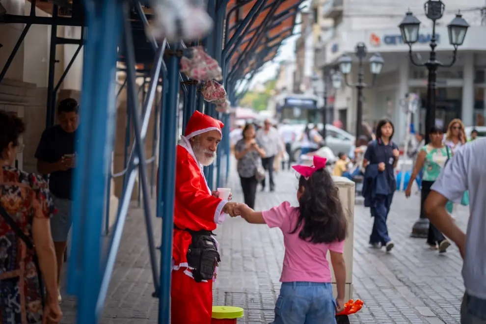 Juan Ramón Cejas, Un papá noel que pide ayuda en calle Mitre