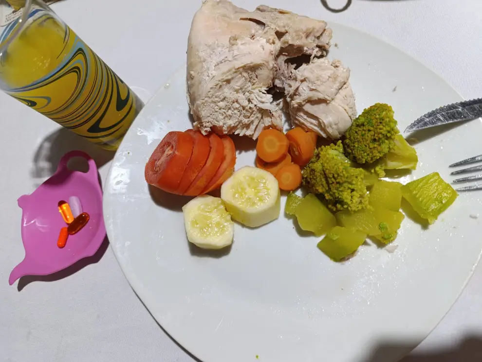 La cena de Castro a una semana de competir en Chaco complementada con vitamina C, Omega 3, Centrum Mujer (vitaminas de la A /Z) y complejo B 12