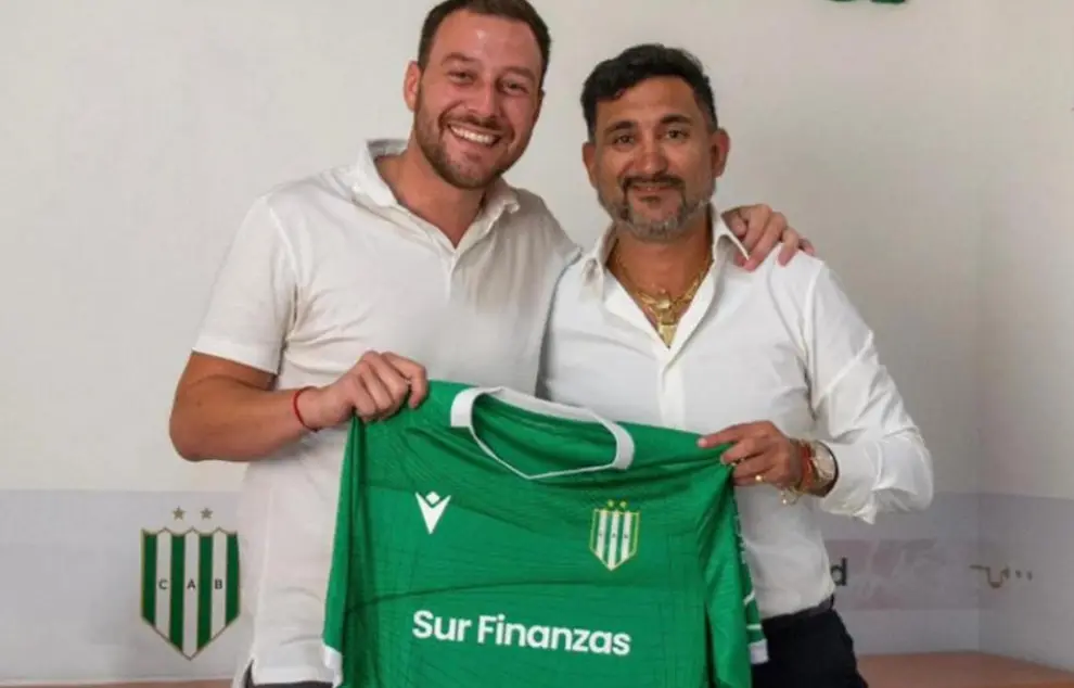 El dueño de Sur Finanzas con Ariel Vallejo con Matías Mariotto, presidente de Banfield