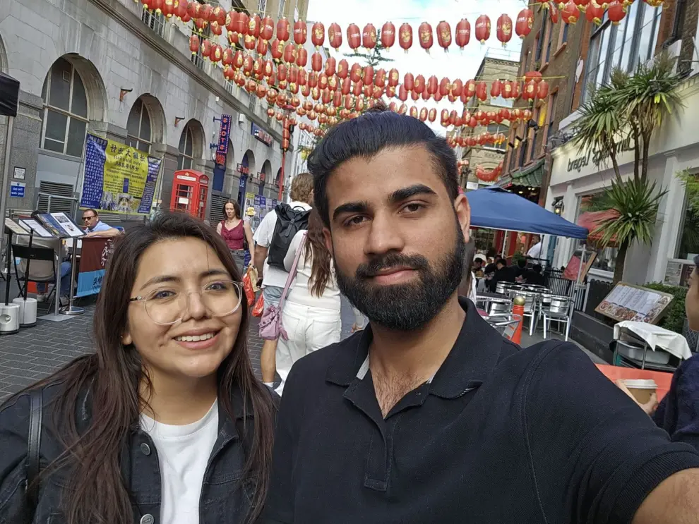 Desde hace dos meses, la relación de Jimena y Hunain evolucionó de una relación a distancia a una vida en pareja
