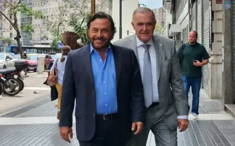 Gustavo Sáenz, Manuel Adorni y Diego Santilli