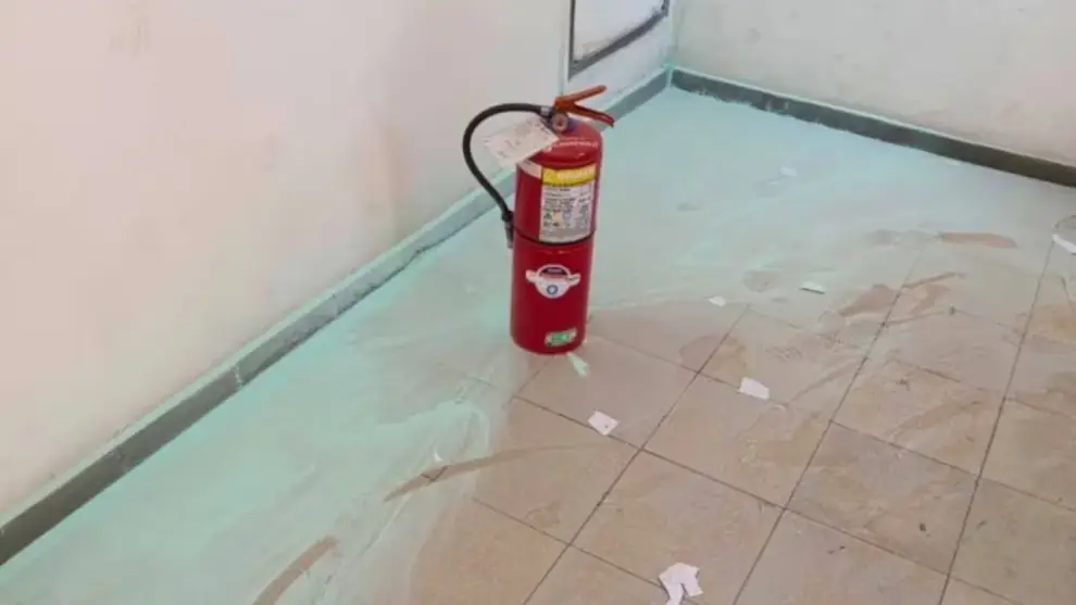 Los alumnos de un colegio de Mendoza provocaron destrozos luego de que no les permitieran falta el último día