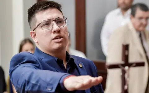 Pablo López, el concejal expulsado por violencia de género, volvió a asumir en Salta