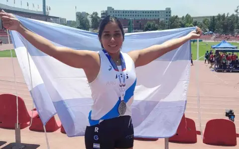 Martel tras ganar su primera medalla de plata en el Sudamericano de Chile
