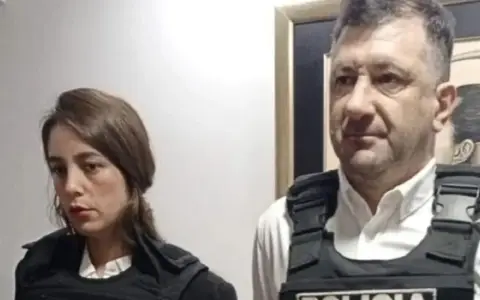 Edgardo Kueider y su colaboradora
