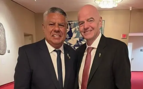 Chiqui Tapia y Gianni Infantino.