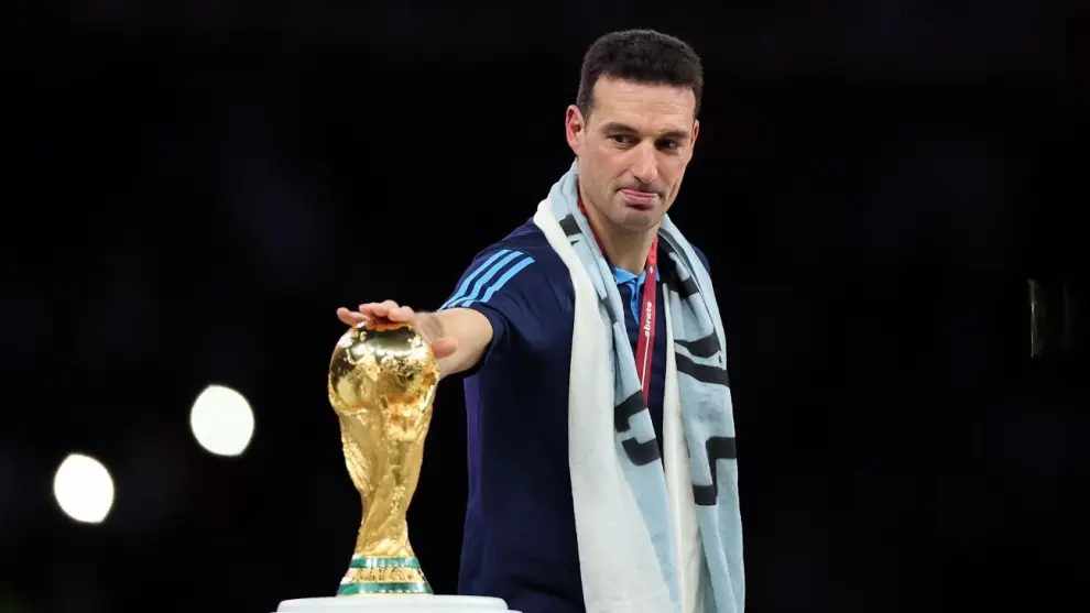 Lionel Scaloni con la Copa