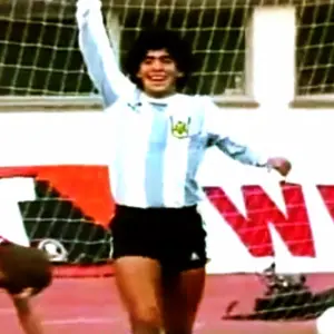 Maradona, gran protagonista en el historial de Argentina con los rivales del Mundial: paliza a Argelia en el juvenil campeón y triplete a Austria