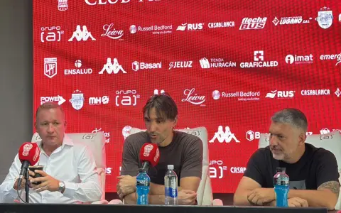 Diego Martínez, quien en 2024 había dejado "plantado" a Huracán para agarrar Boca, volvió al quemero y fue presentado.