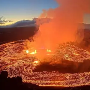 Hawaii increíble: El volcán Kilauea entró en erupción y lanzó bocanadas de lava que alcanzaron la altura de un rascacielo