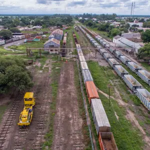 "Cuesta más transportar carga desde Salta a Rosario que desde Rosario a Vietnam”: La Argentina quiere terminar con la decadencia de sus trenes