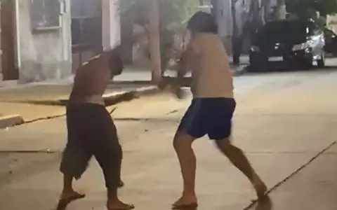 A las piñas en Campo Santo.