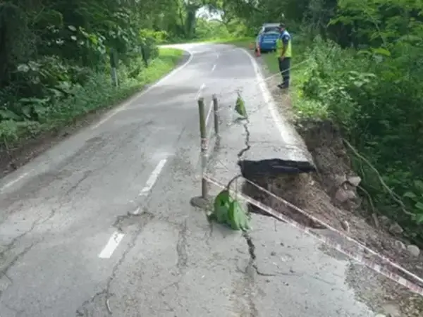 Desmoronamiento de la ruta 9.