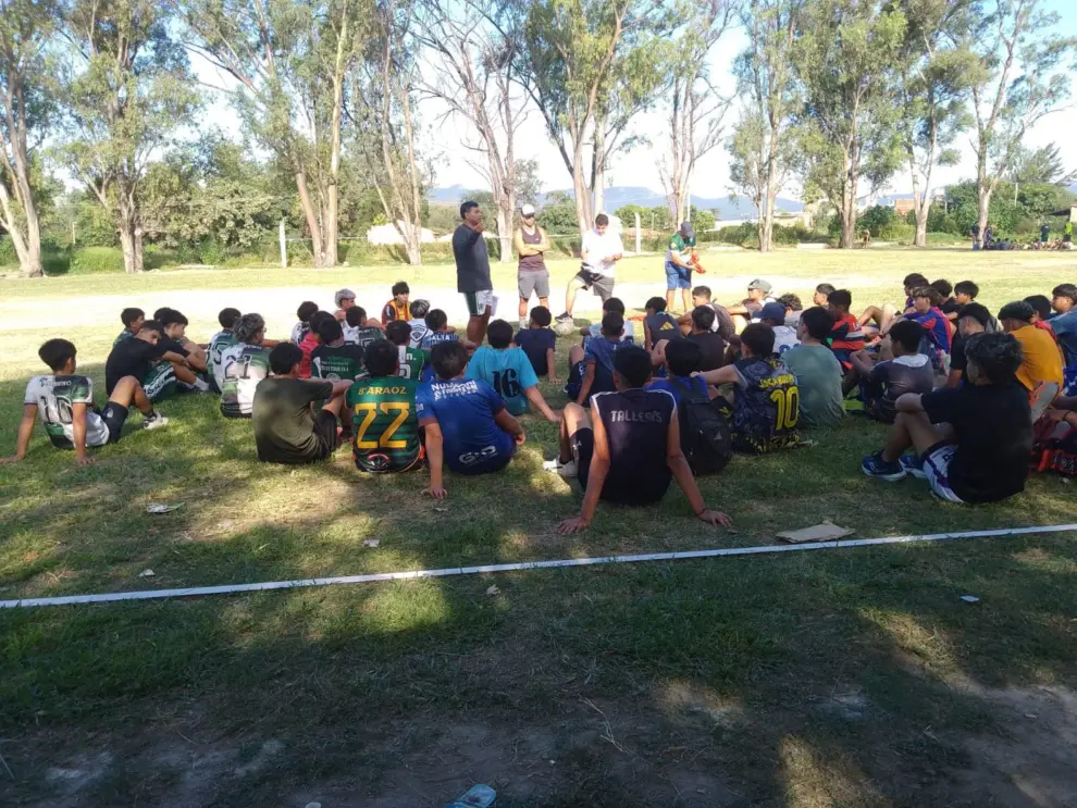 Un entrenamiento en el barrio Aráoz