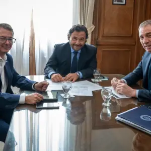 "Si quieren consensos en el Congreso, que destraben los fondos para obras": Sáenz llevó la paralización del puente de Vaqueros a Nación