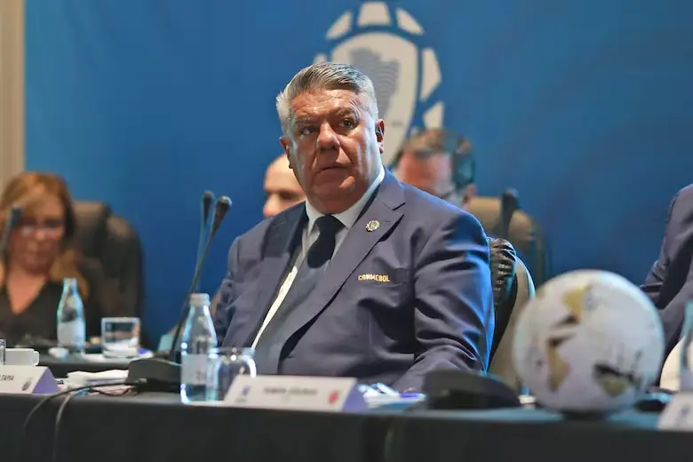 Tapia en la reunión de la Conmebol.