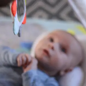 Alerta navideña: Denuncian que en la Argentina se venden productos prohibidos en Estados Unidos y que son peligrosos para niños y bebés