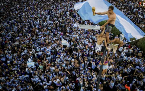 Hinchas argentinos, locos por la Selección.