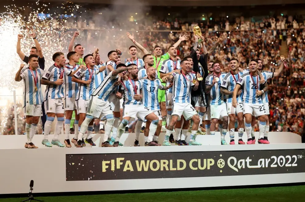 La Selección argentina campeona del Mundo y un rumor que se alimenta desde afuera, pero que comienza a resonar en el país.