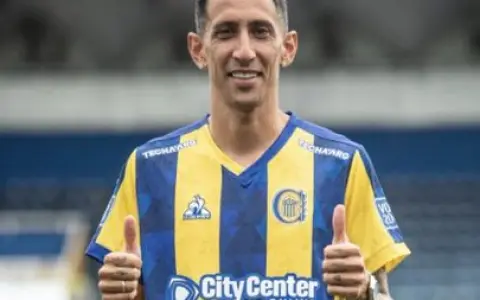 Ángel Di María reavivó la pelea con el campeón del fútbol argentino Estudiantes, por el famoso pasillo de espaldas.