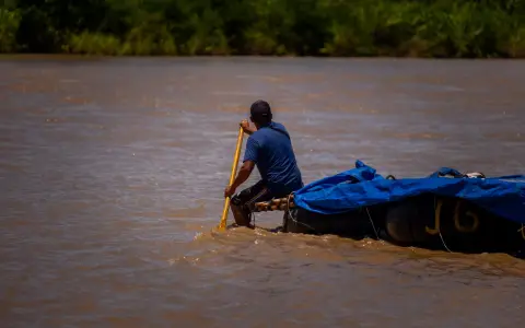 Puerto de Chalanas, Aguas Blancas, une con Bermejo