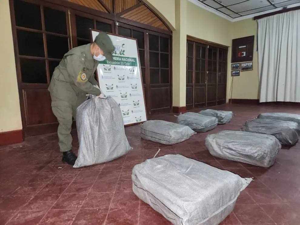 Secuestraron más de 200 kilos de marihuana en Urundel.