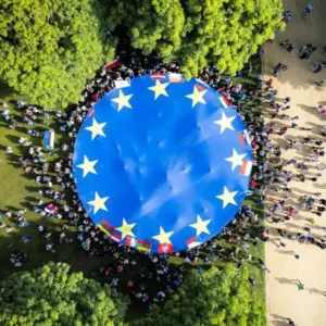 El Parlamento Europeo aplaza decisión sobre el acuerdo comercial con Estados Unidos