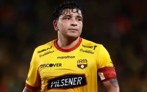 Mario Pineida