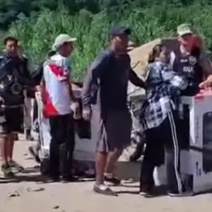 En video, duro cruce en Aguas Blancas: tiros y pedradas entre Prefectura y bagayeros