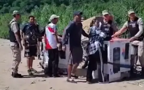 El conflicto en la frontera de Aguas Blancas entre bagayeros y Prefectura Naval