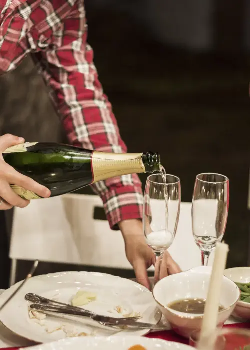 Navidad cena sidra brindis