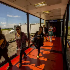 Vacaciones en el exterior: Cuántos dólares se pueden sacar del país sin tener serias consecuencias legales