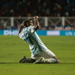La cruda confesión de un campeón con Racing: "El fútbol argentino es estresante, perdés y la semana es horrible y los jugadores terminan todos locos"