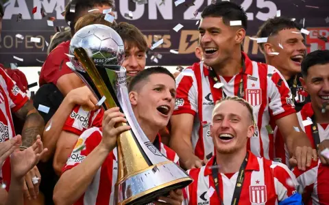 Estudiantes, entre los 6 clubes más ganadores en la historia del fútbol argentino.
