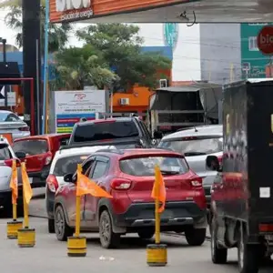 Crece la tensión en Bolivia: seis departamentos bloqueados en protesta por el fin del subsidio al combustible