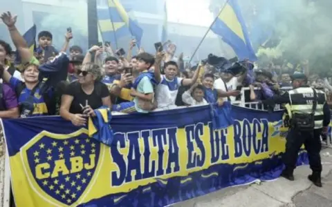 El homenaje a Miguel Russo no podía faltar en el Superclásico.