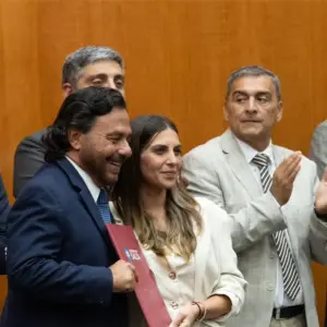 Papelón: La nueva vocera de Sáenz leyó con "gran convicción" un mensaje de austeridad y aprovechó para pegarle a Orozco