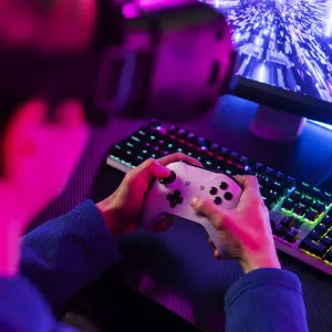 Jugar videojuegos podría ralentizar el envejecimiento del cerebro, según nuevos estudios