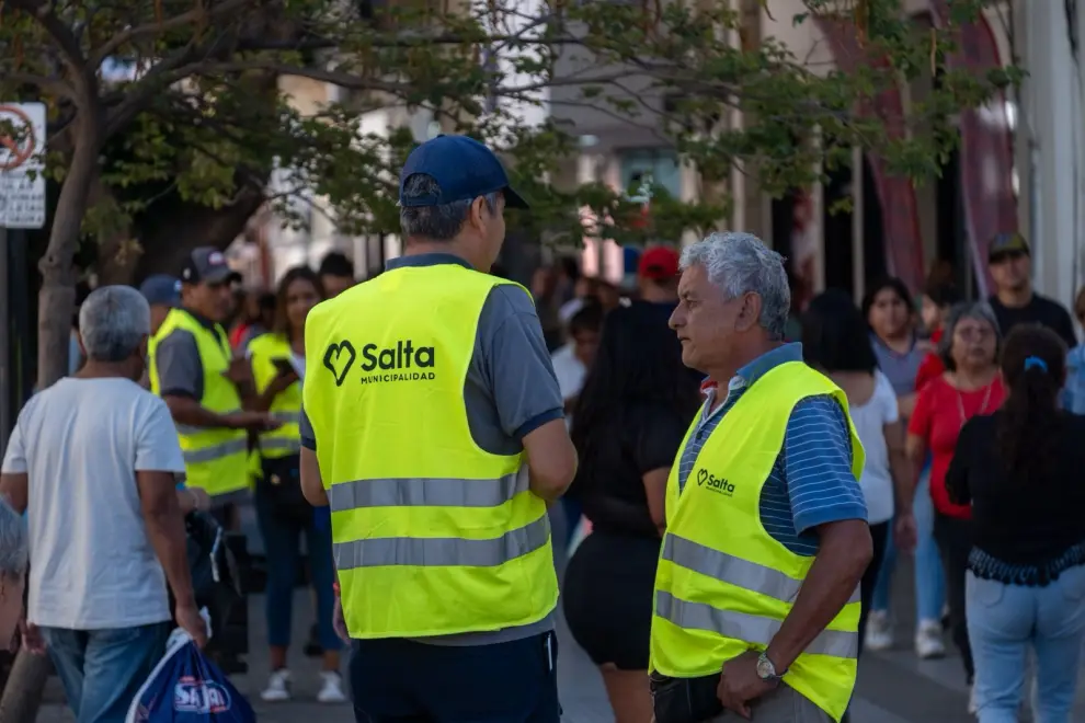 Personal municipal en espacios públicos