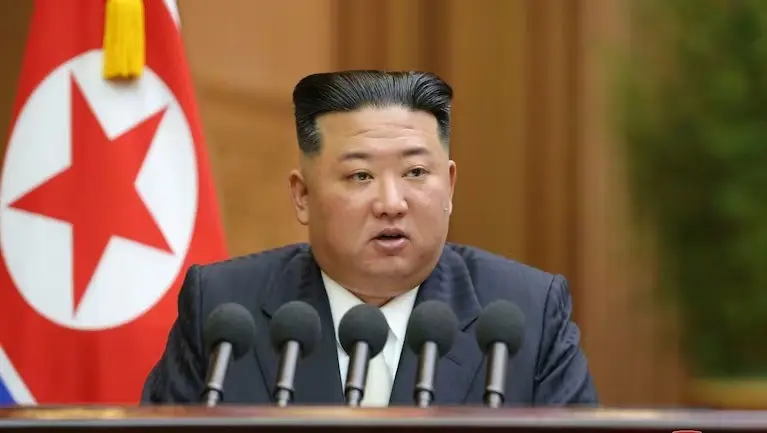En Corea del Norte no se celebra la Navidad.