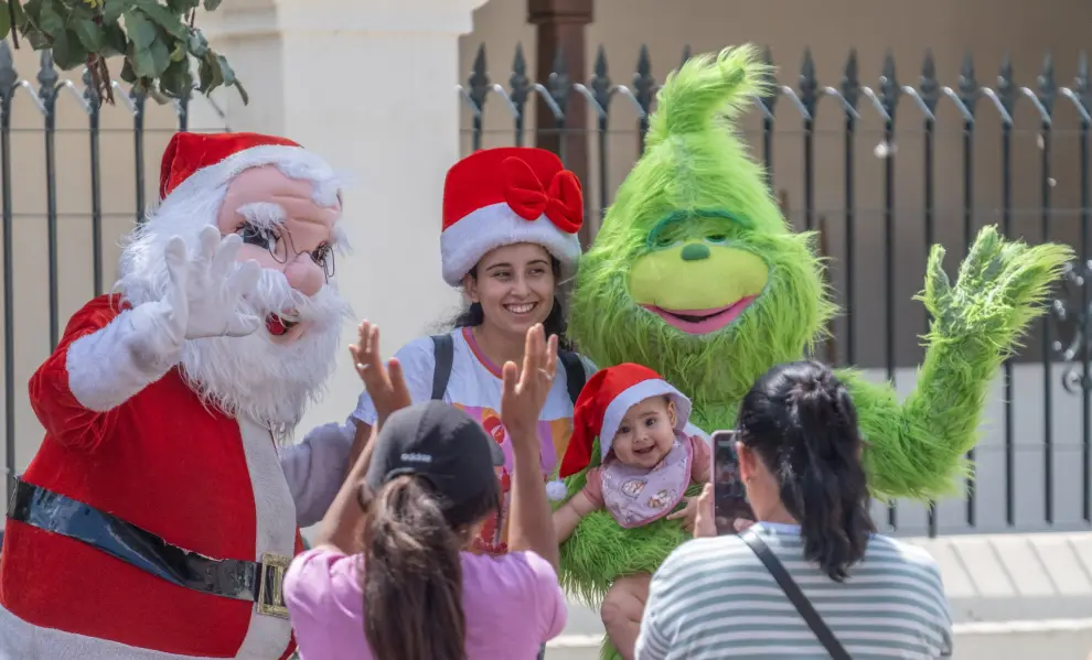 Actividad económica en vísperas de navidad por el microcentro salteño
